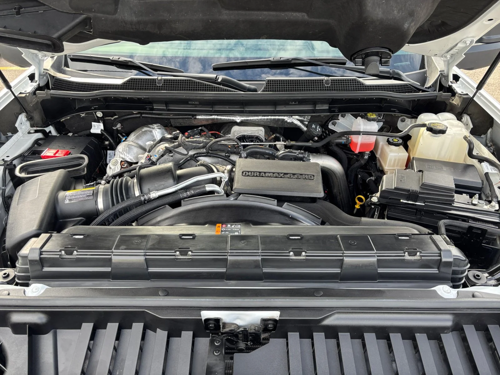 Used 2025 Summit White Chevrolet LT image 20