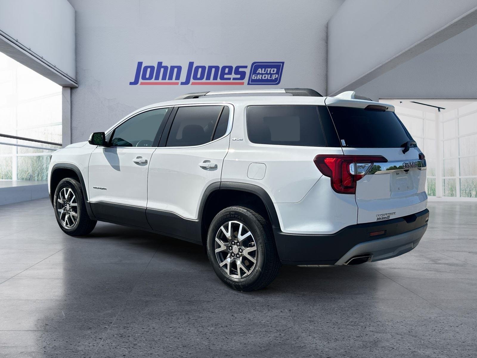 Used 2023 Summit White GMC SLE image 3