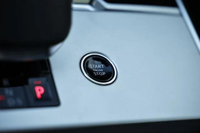 New 2026 Fuji White Land Rover SE 7 Seats image 47