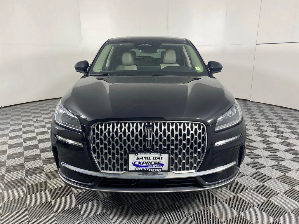 Used 2025 Infinite Black Metallic Lincoln Premiere image 5