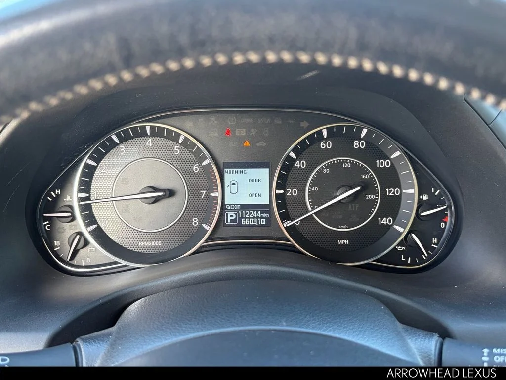 Used 2018 Black Nissan Platinum image 19