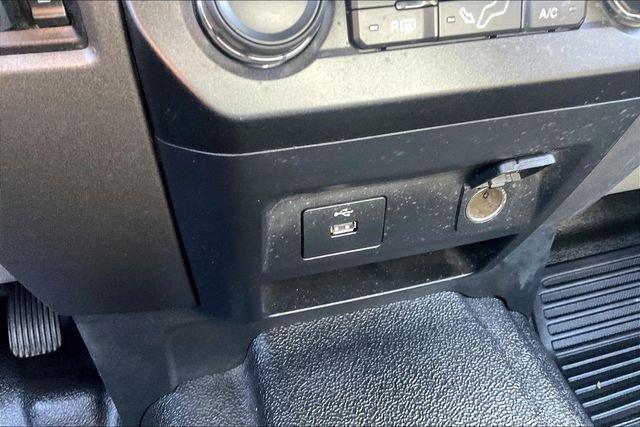 2019 Ford F-450 Super Duty Chassis Cab XL - Photo 32