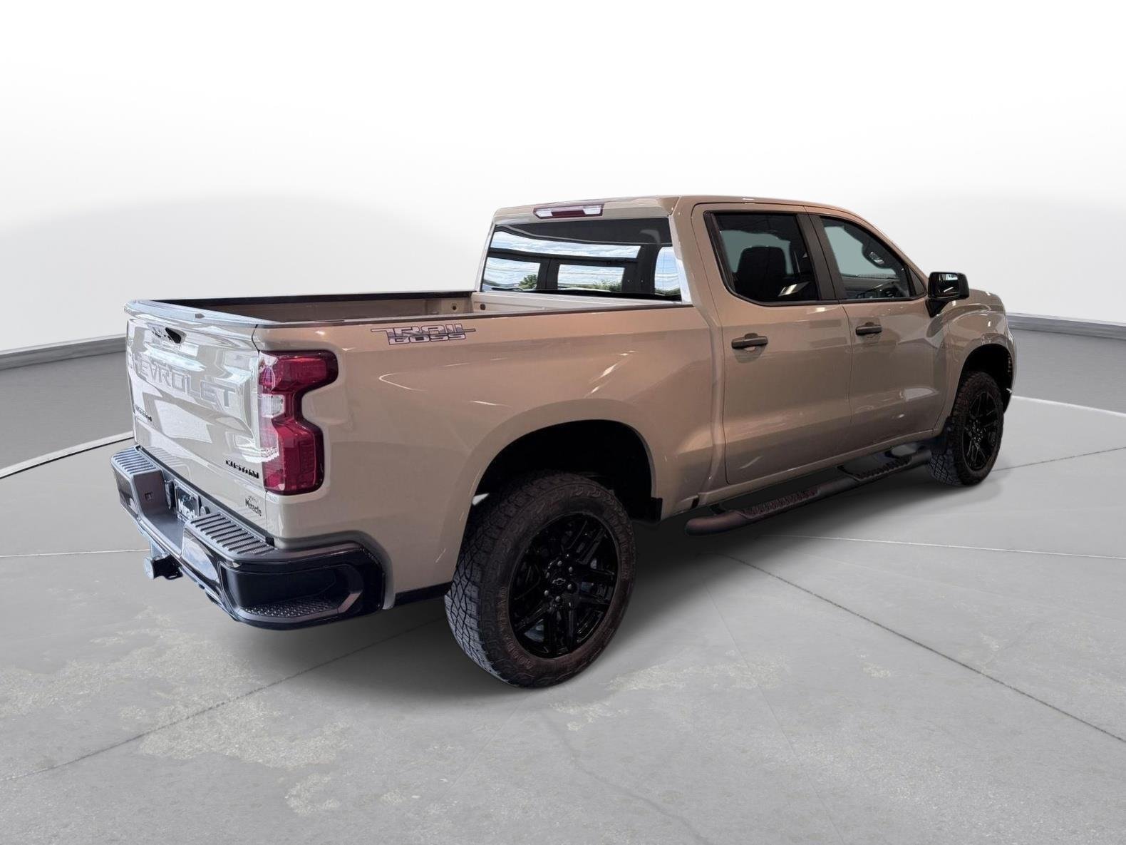 Used 2023 Sand Dune Metallic Chevrolet Custom Trail Boss image 10