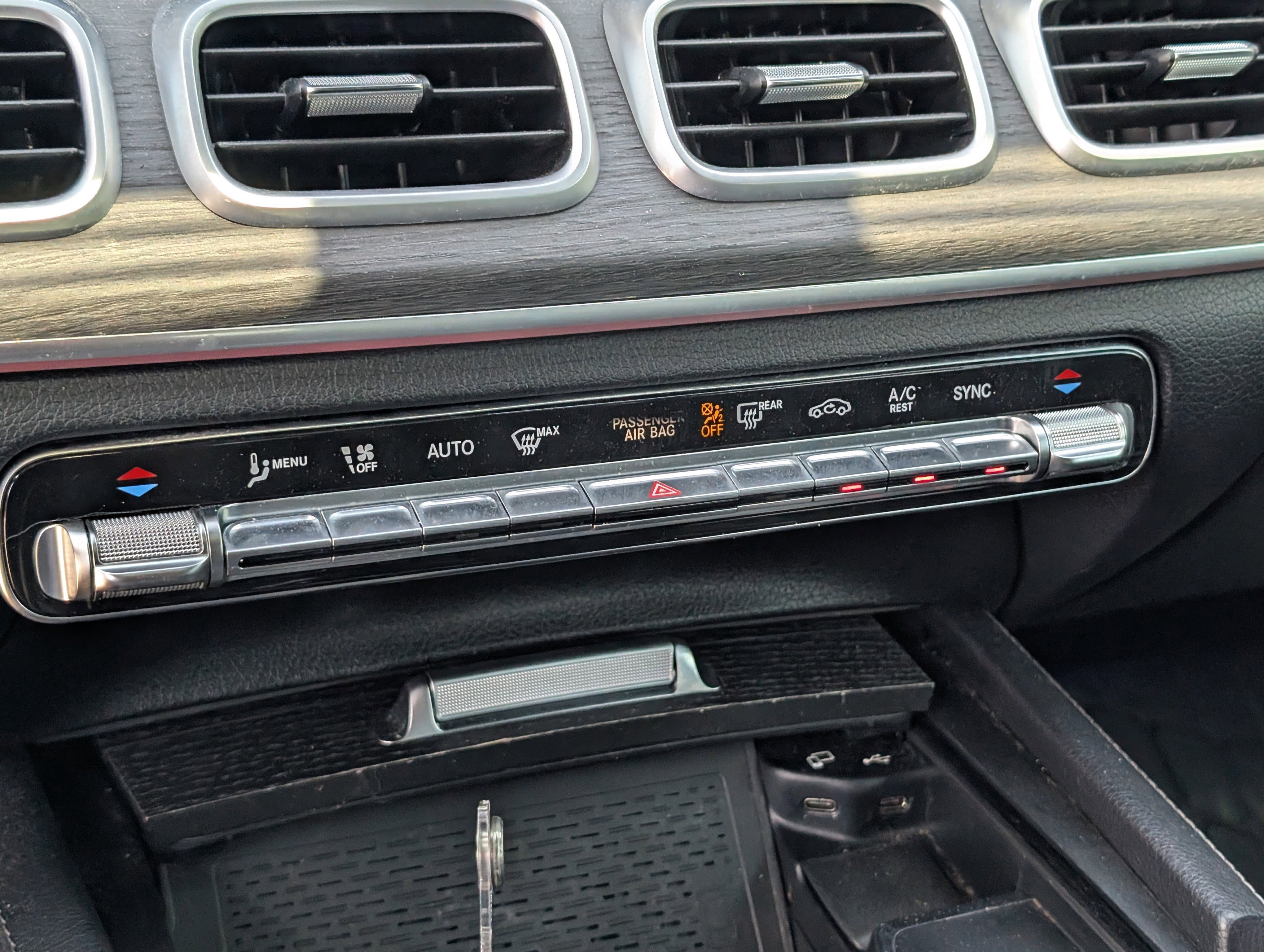 Used 2021  Mercedes-Benz GLS 450 image 31