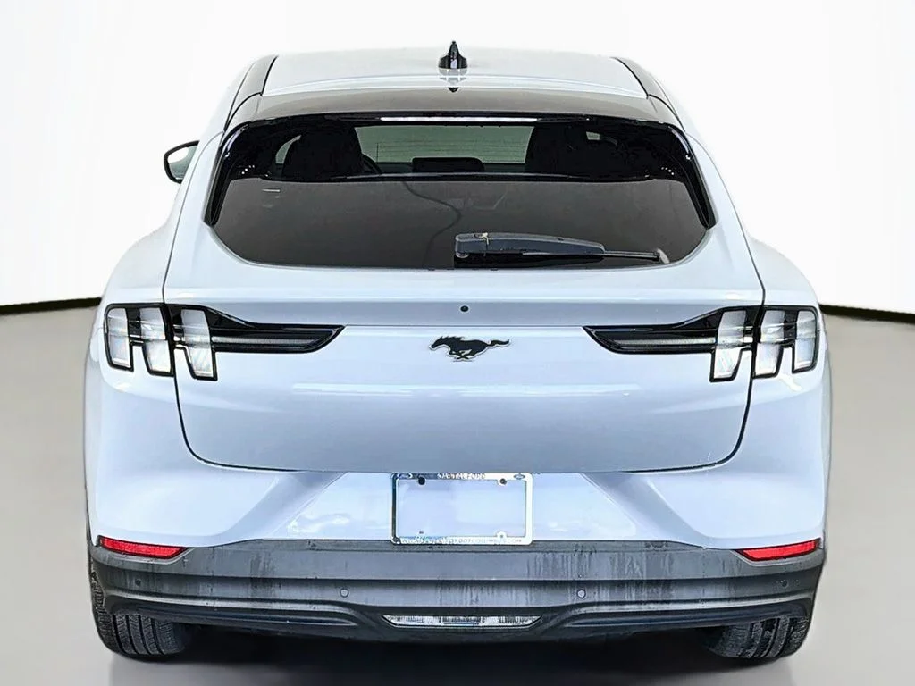 Used 2023 Space White Metallic Ford Select image 13