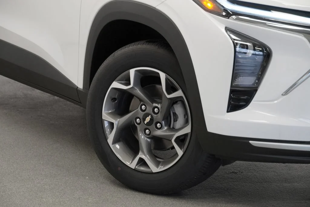 New 2026 Summit White Chevrolet LT image 10