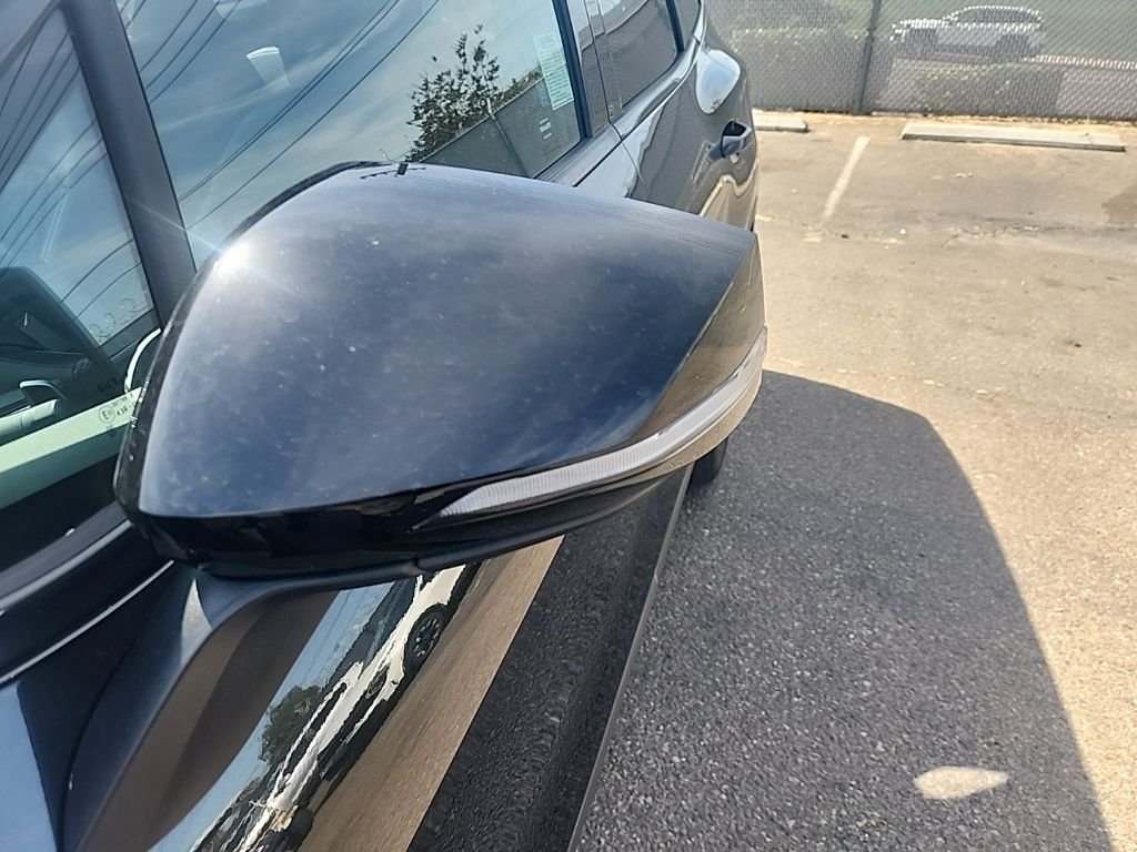 Used 2023 Black Kia X-Line image 6