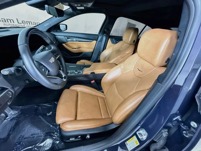 Used 2025 Black Cadillac Premium Luxury image 22