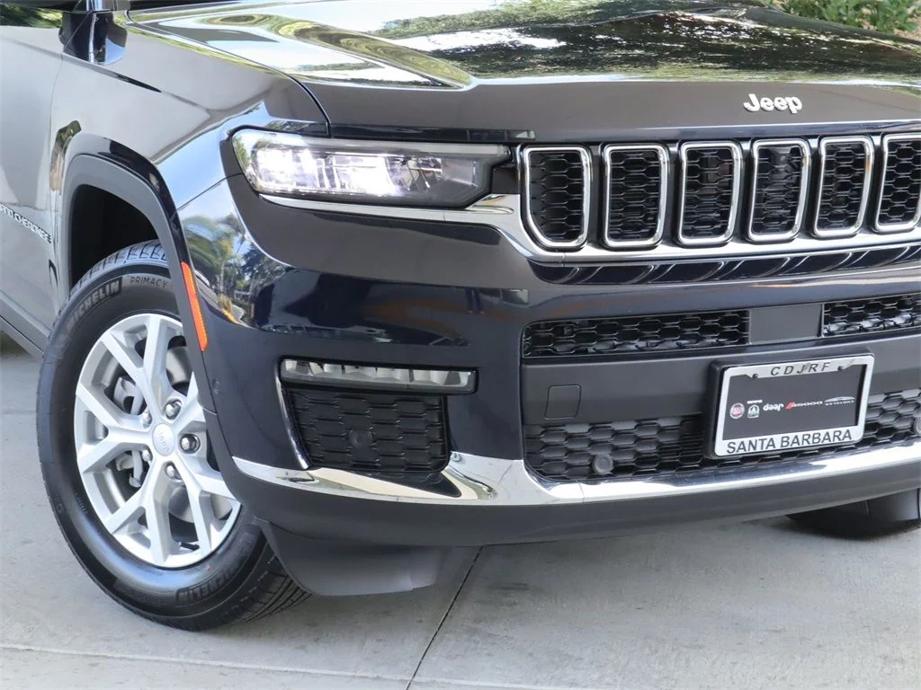 New 2023 Midnight Sky Exterior Paint Jeep Limited image 2