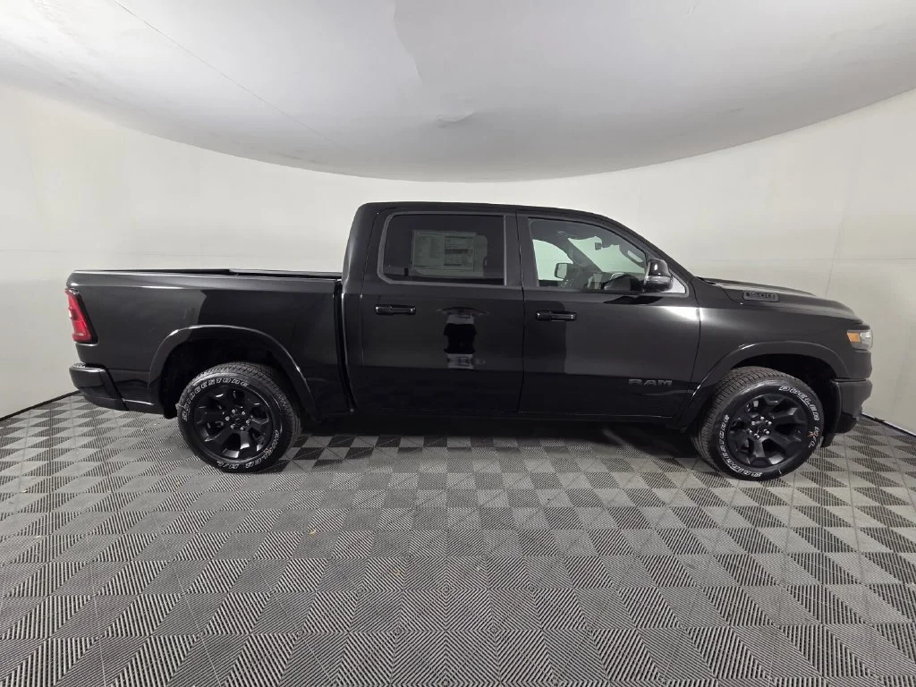 New 2026 Diamond Black Crystal Pearl-Coat Exterior Paint RAM Big Horn image 4