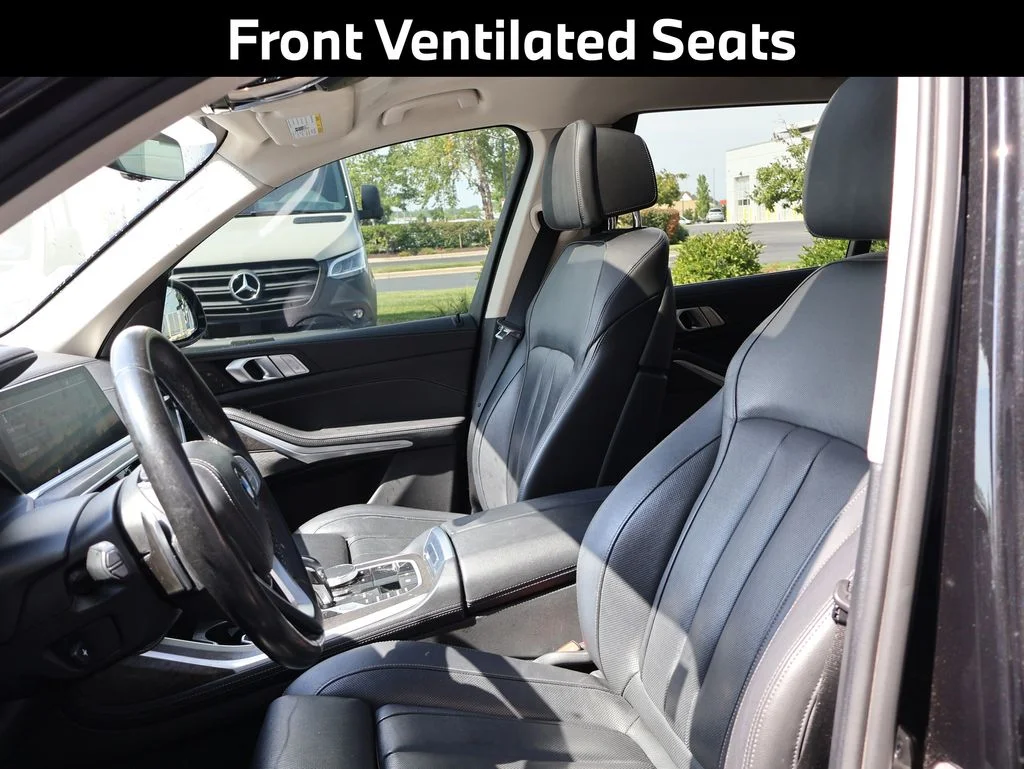 Used 2021 Black BMW xDrive40i image 19