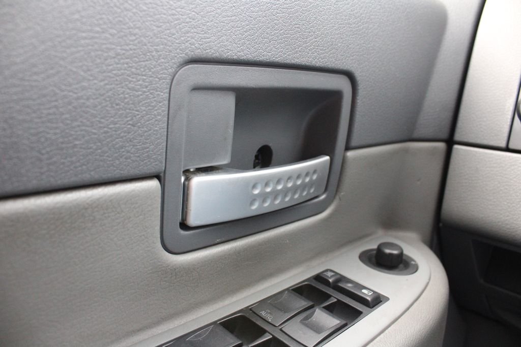 Used 2004 Blue Dodge SLT image 6