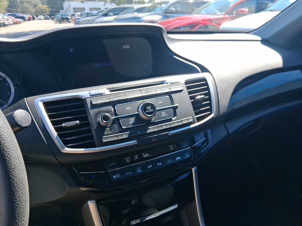 Used 2017 Silver Honda LX image 11