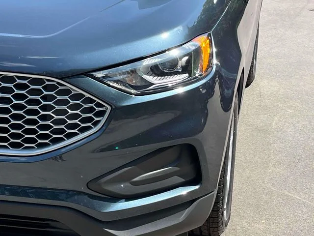 Certified Used 2024 Blue Metallic Ford SE image 9