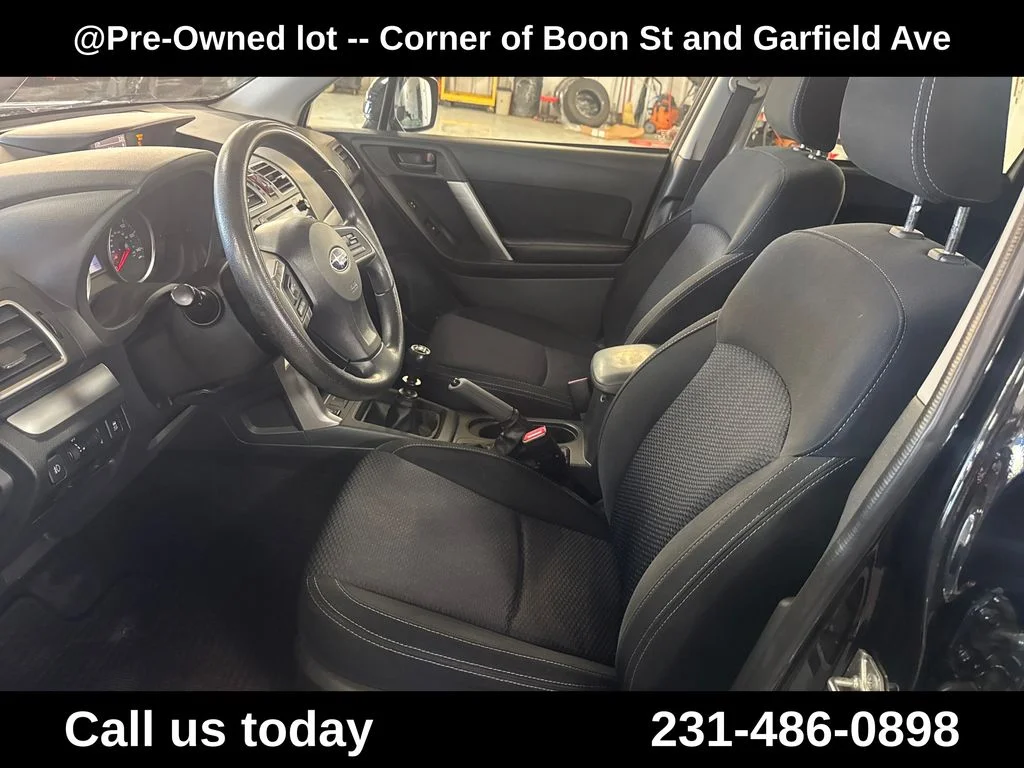 Used 2016 Black Subaru 2.5i Premium image 14