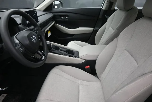 New 2026 Platinum White Pearl Honda LX image 20