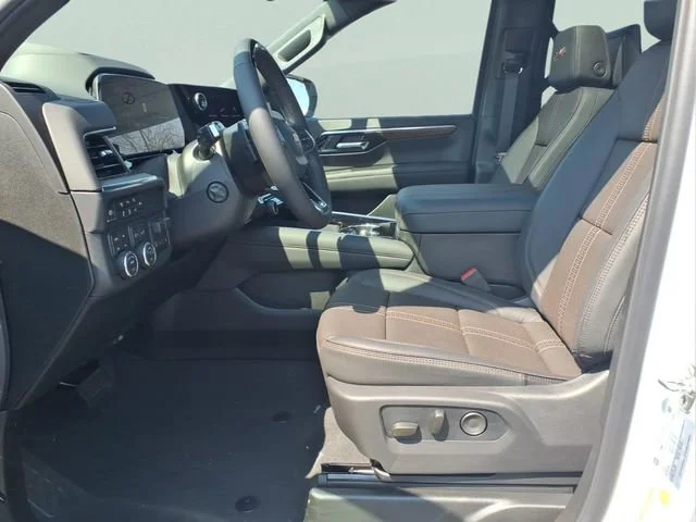 New 2026 Polar White Tricoat Chevrolet High Country image 17