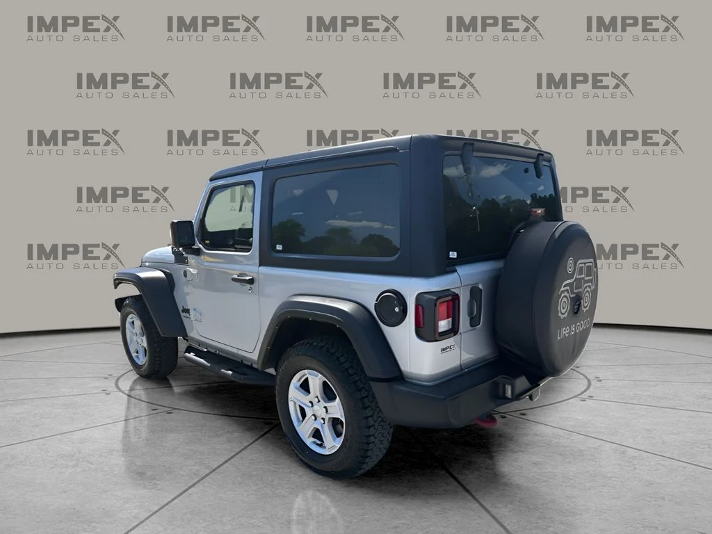 Used 2022 Silver Jeep Sport S image 3