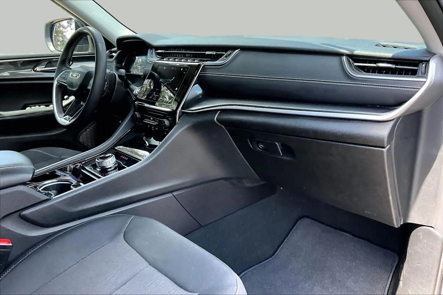 Used 2023 Baltic Gray Metallic Clearcoat Jeep Laredo image 36