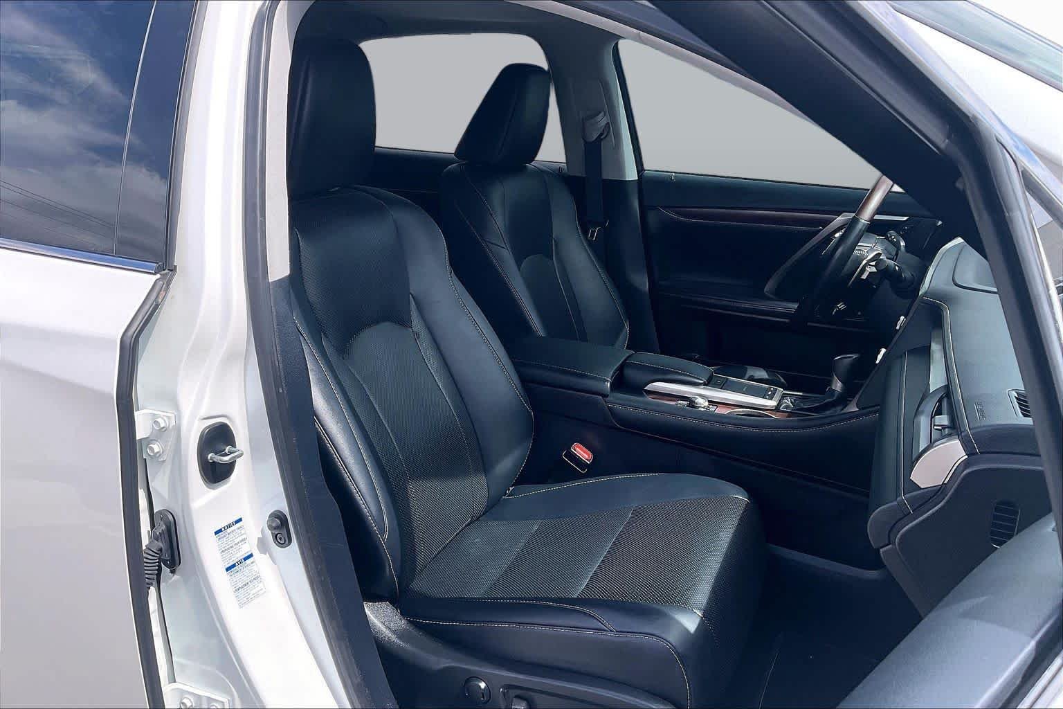 Used 2020 Eminent White Pearl Lexus  image 9
