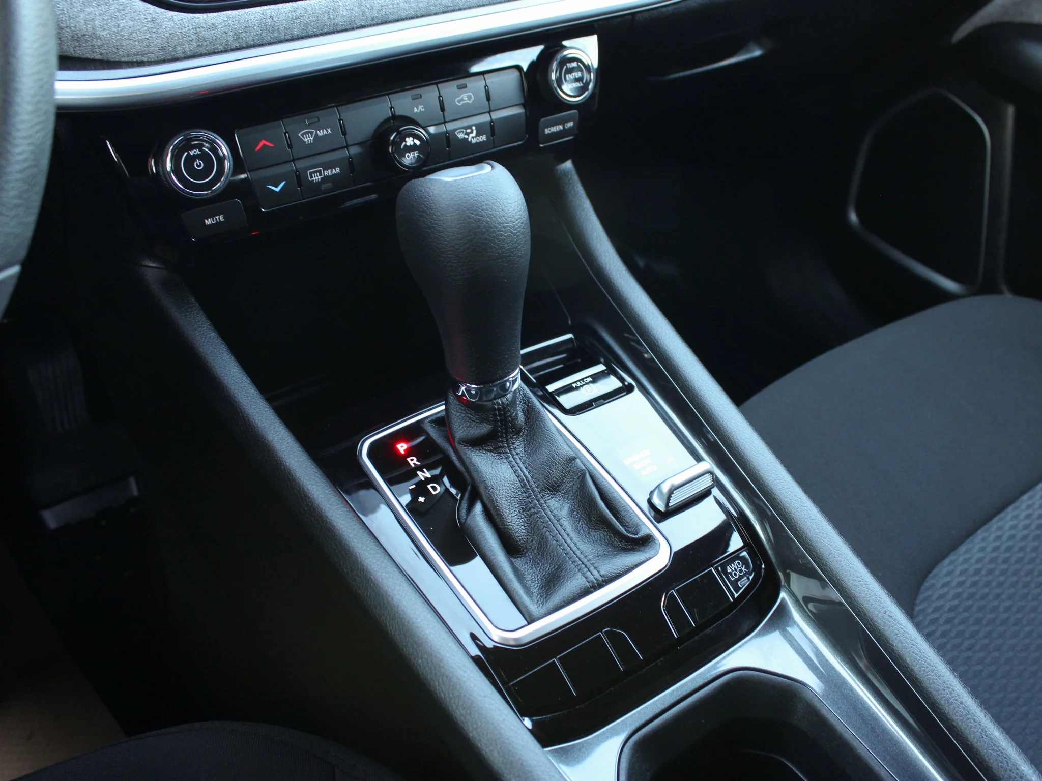 Certified Used 2025 White Jeep Sport * No Accidents | Heated Seats | Backup Camera | Forward Collision Warning image 25