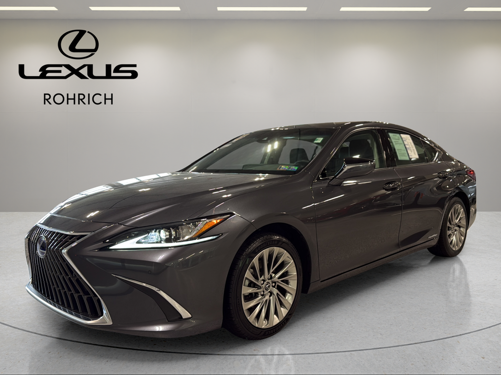 2022 Lexus ES 300h 300h Luxury's photo