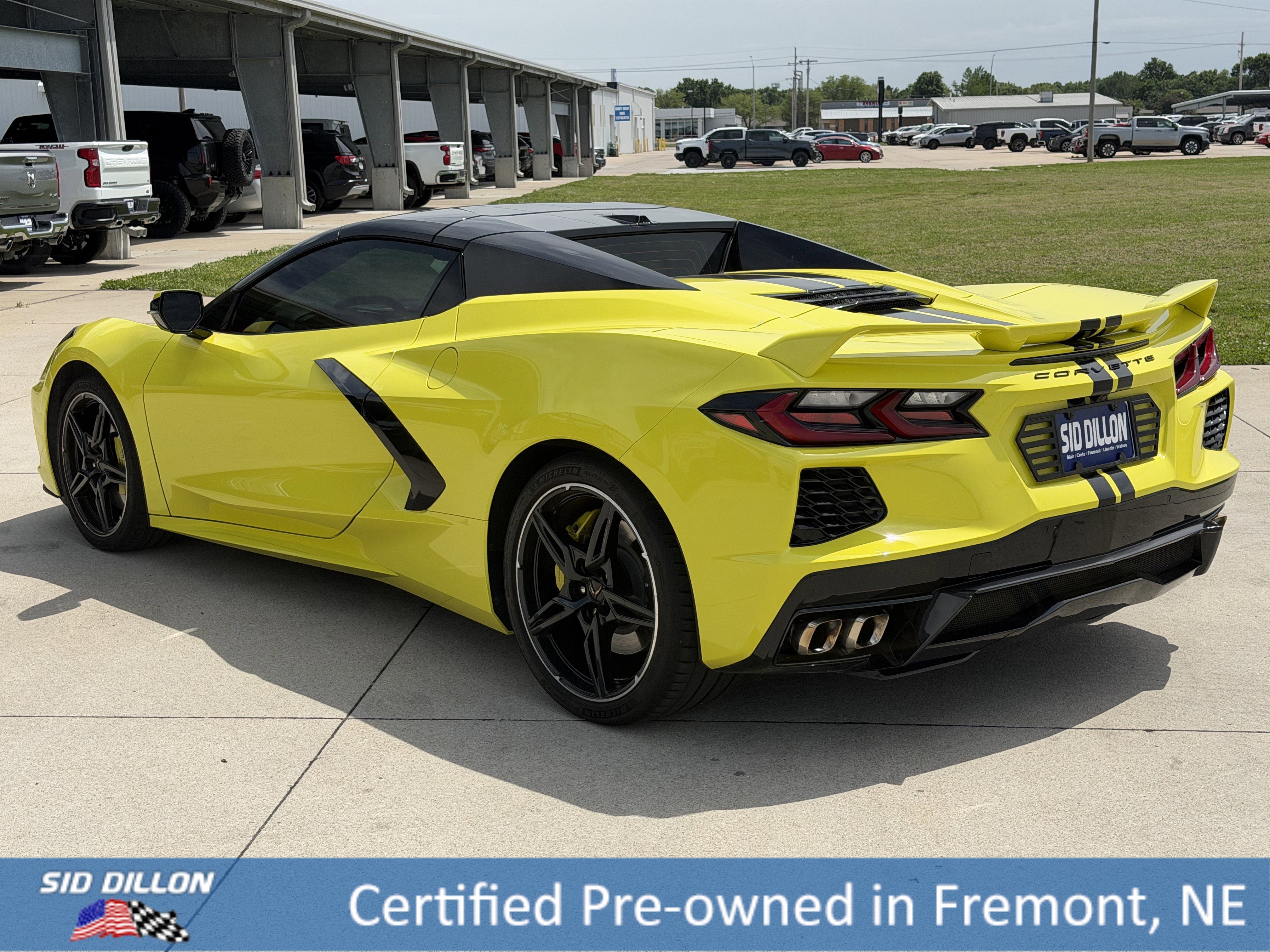 Used 2021 Accelerate Yellow Metallic Chevrolet 3LT image 13