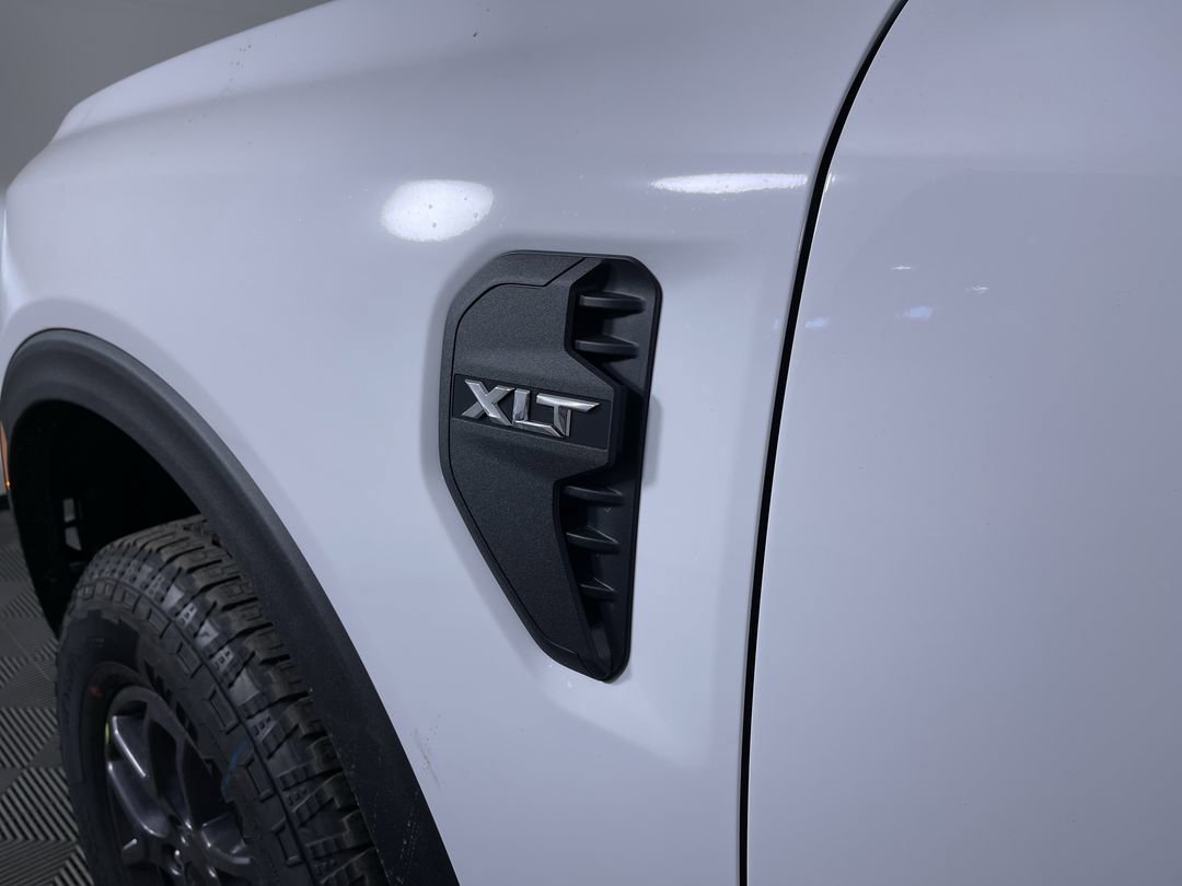 New 2026 Oxford White Ford XLT image 27