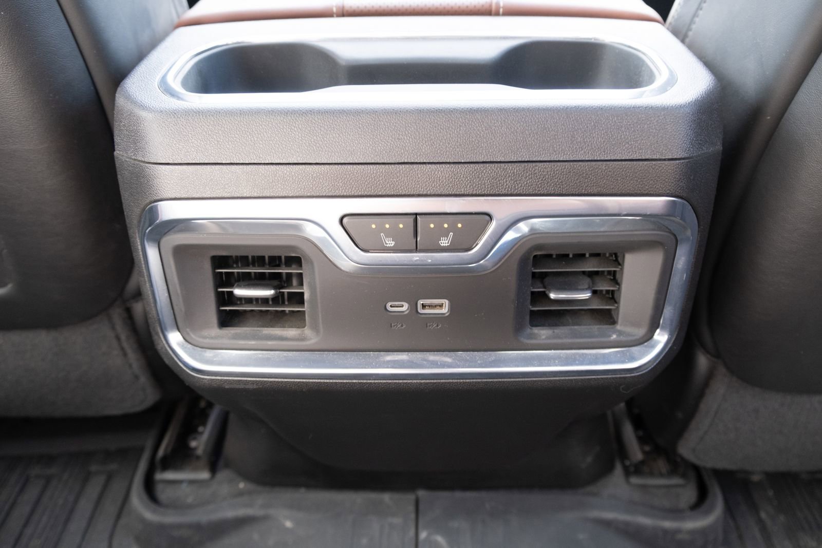 Used 2024 Onyx Black GMC Denali Ultimate image 17