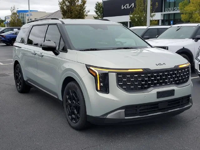 New 2027 Ivory Silver Kia EX image 3