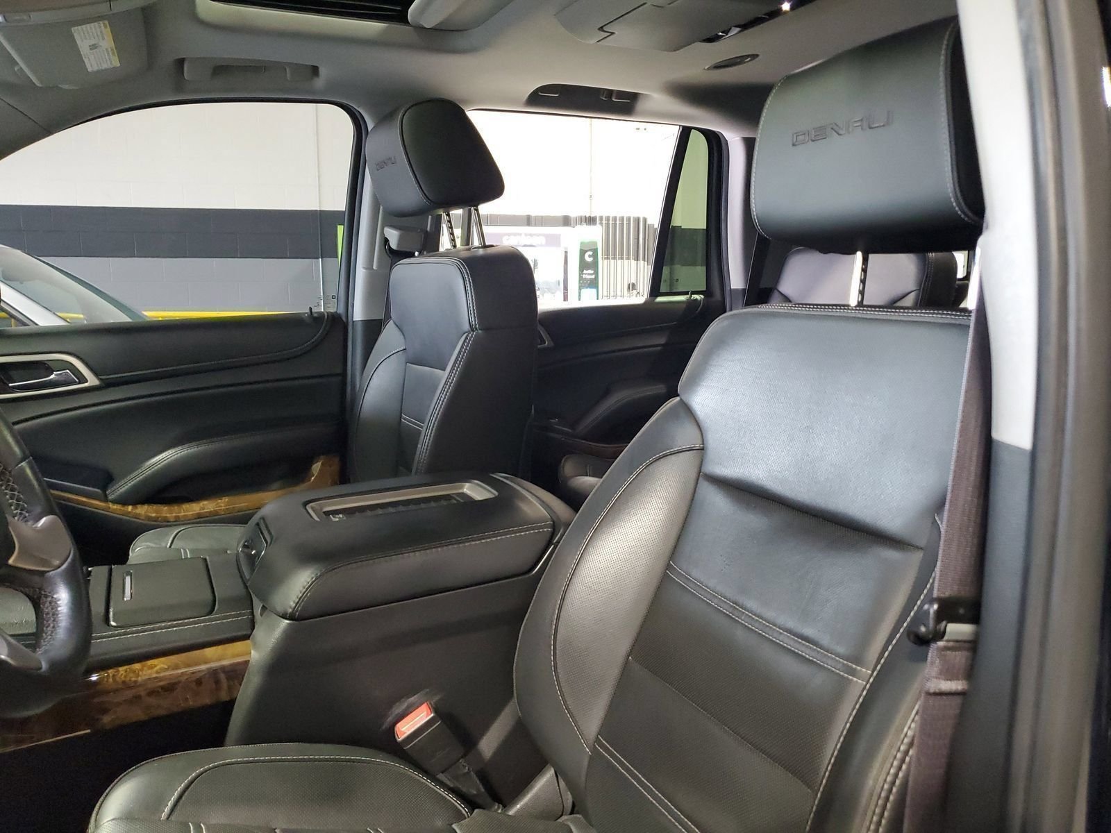 Used 2015 Black GMC Denali image 17