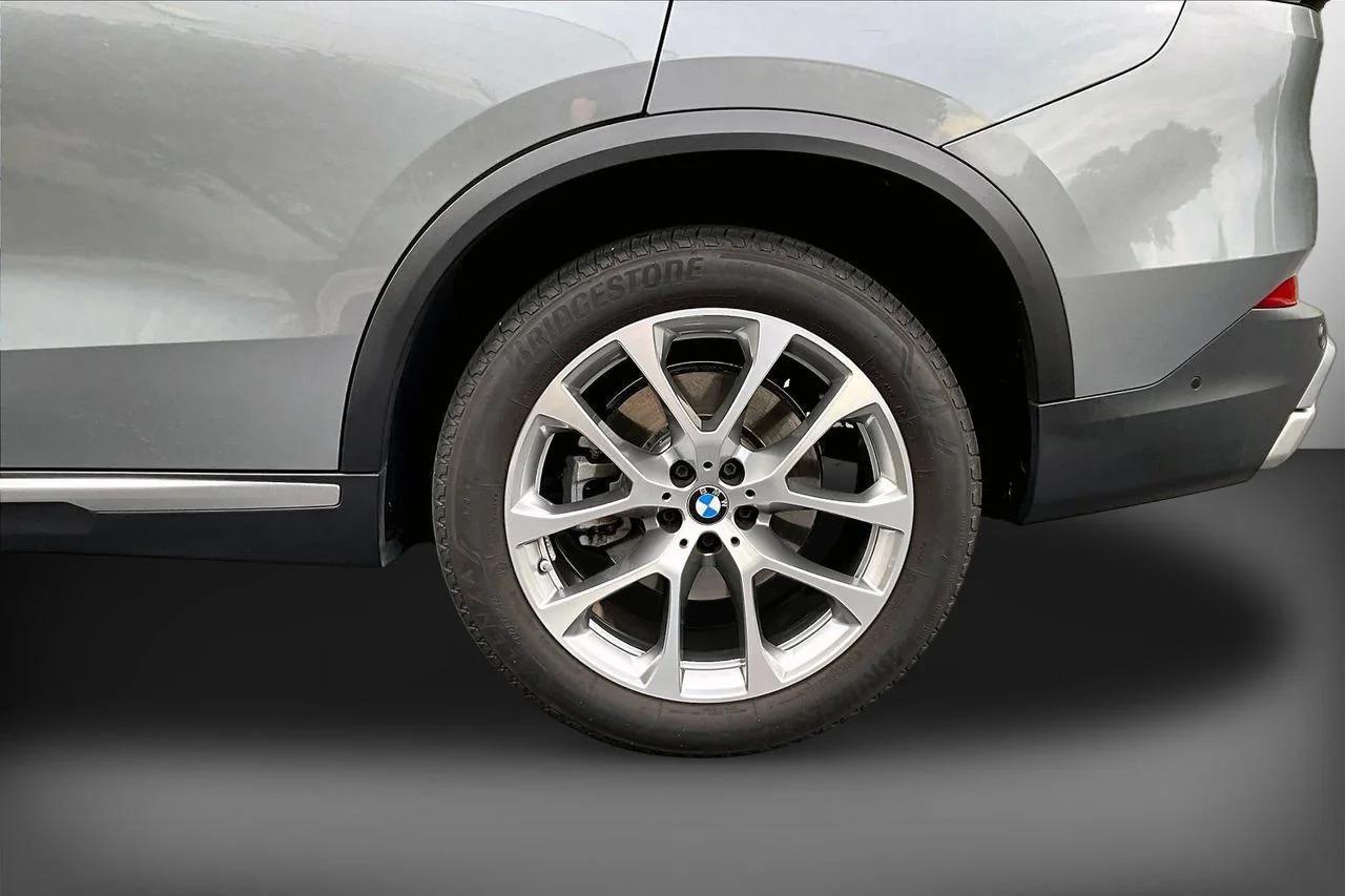 Certified Used 2024 Gray BMW xDrive40i image 34
