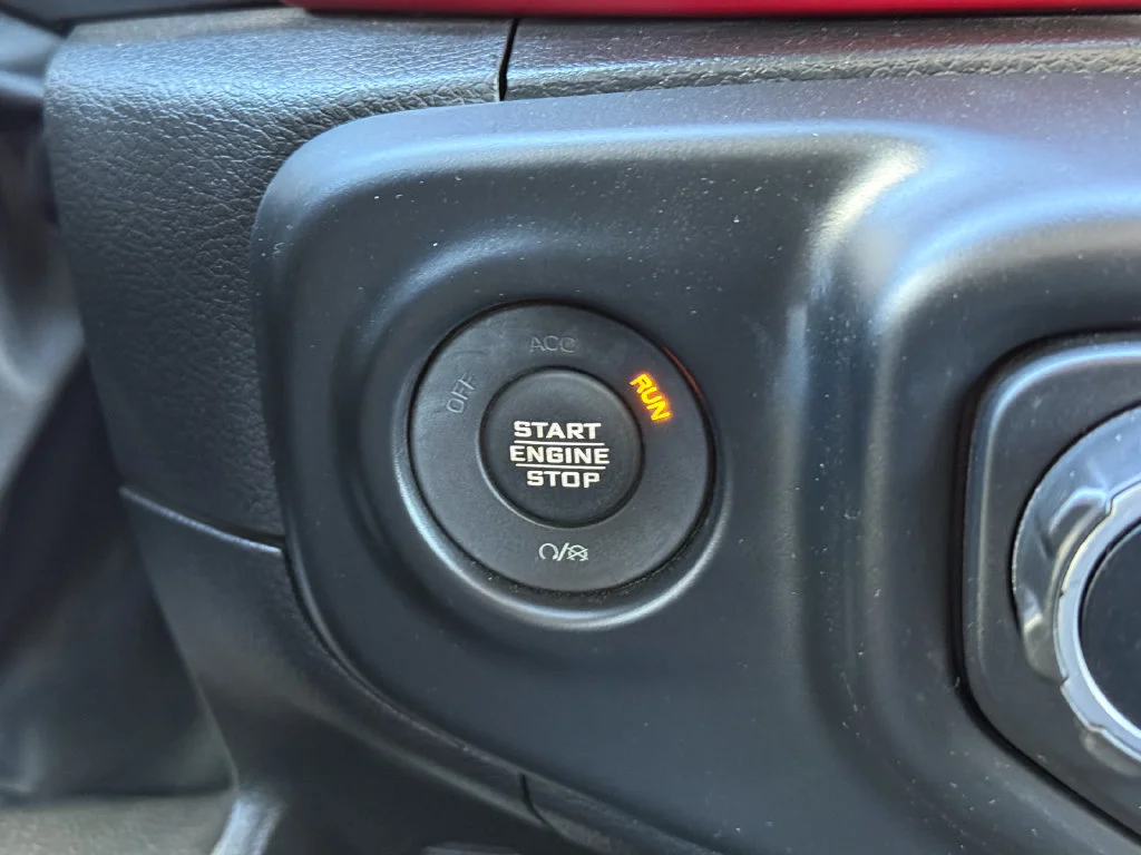 Used 2023  Jeep Rubicon image 31