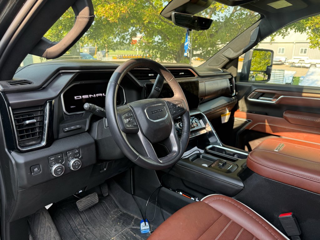Used 2026 Onyx Black GMC Denali Ultimate image 8