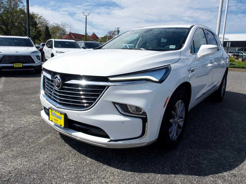2024 Buick Enclave Essence