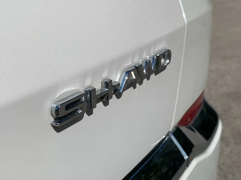 Used 2025 White Acura Base image 37