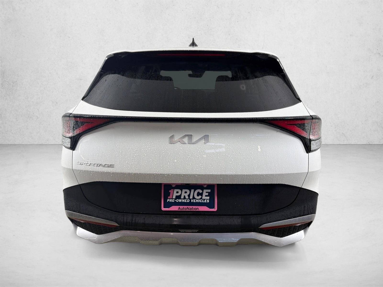 Used 2025 Snow White Pearl Kia LX image 4