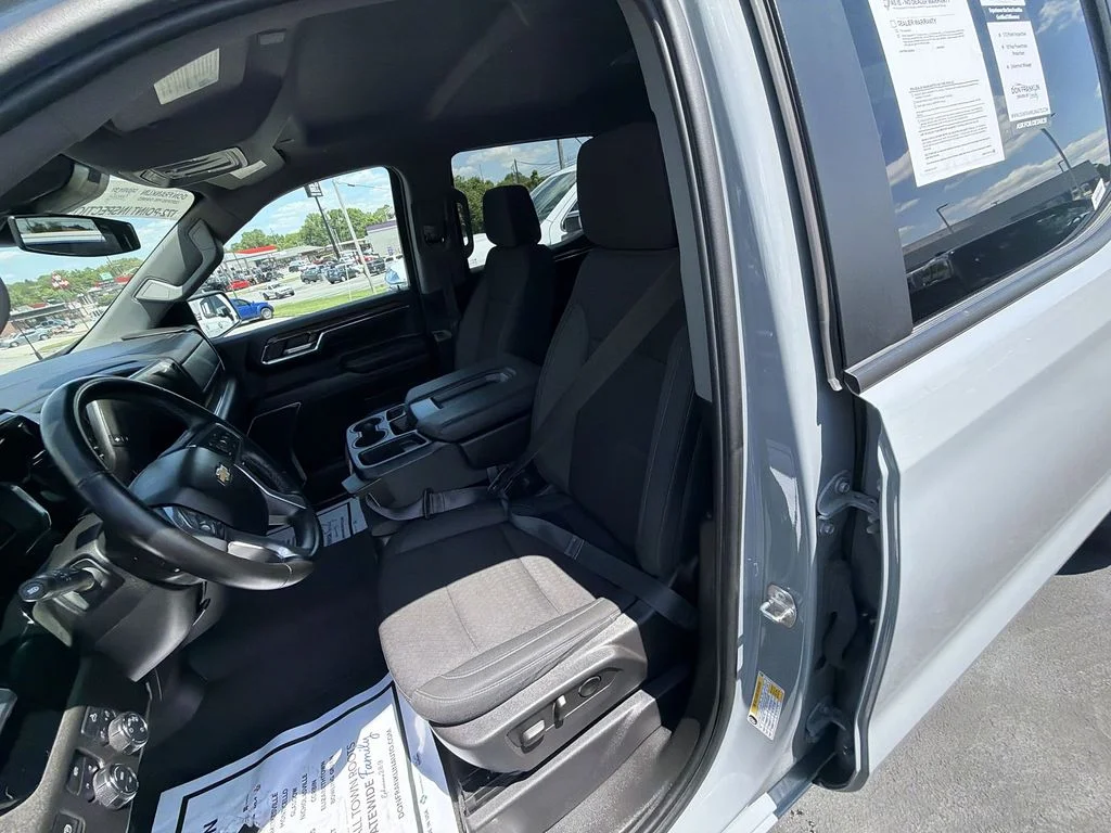 Used 2024 Gray Chevrolet LT image 17
