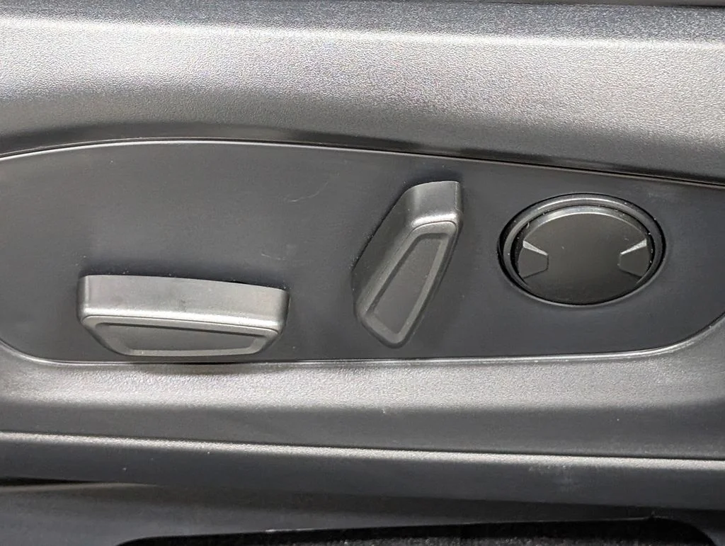 New 2026 Star White Metallic Tri-Coat Ford Active image 11