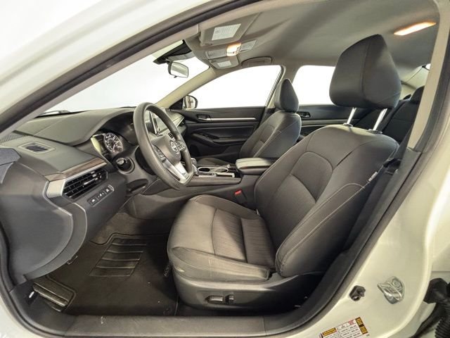 Used 2023 White Nissan 2.5 SV image 11
