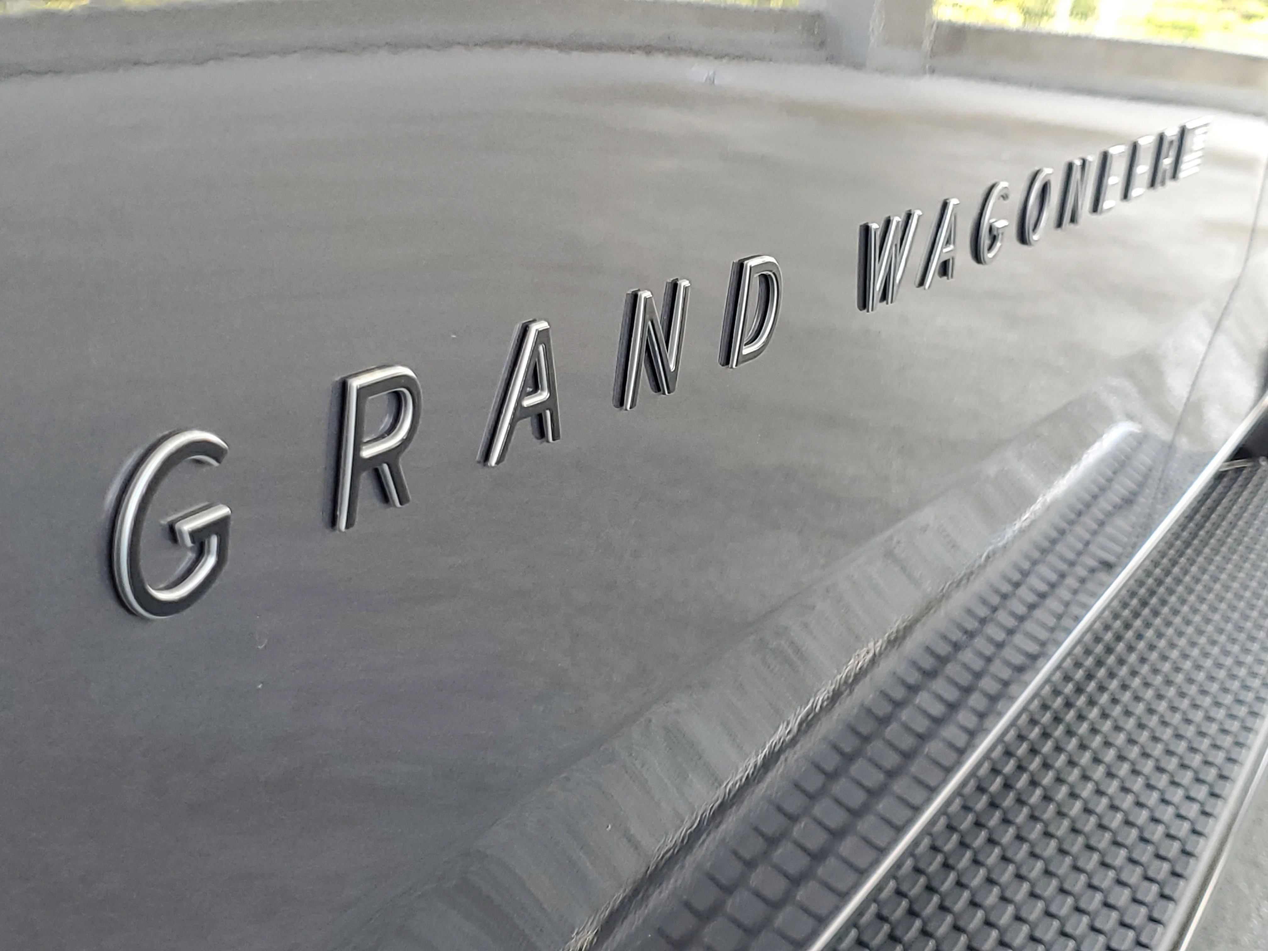 New 2026 Baltic-Gray Metallic Clear-Coat Exterior Paint Jeep Limited Altitude image 4