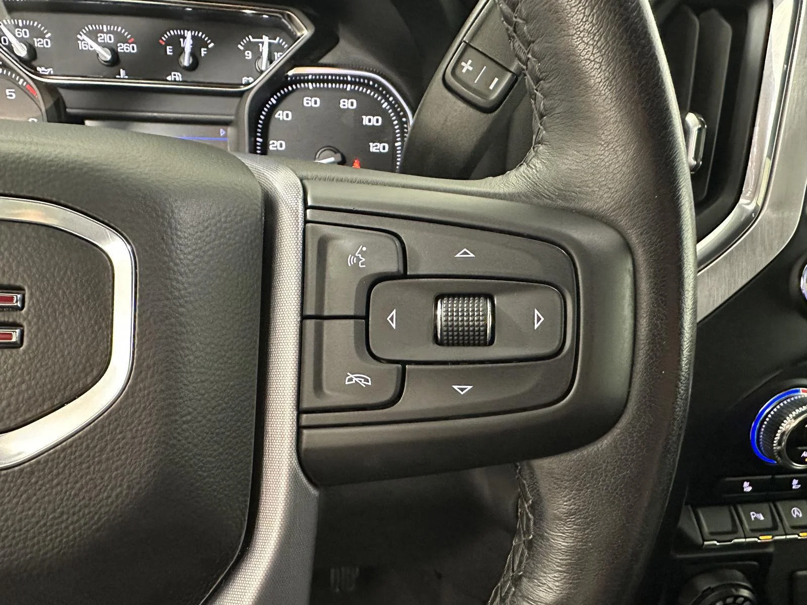 Used 2022 Summit White GMC Elevation image 25