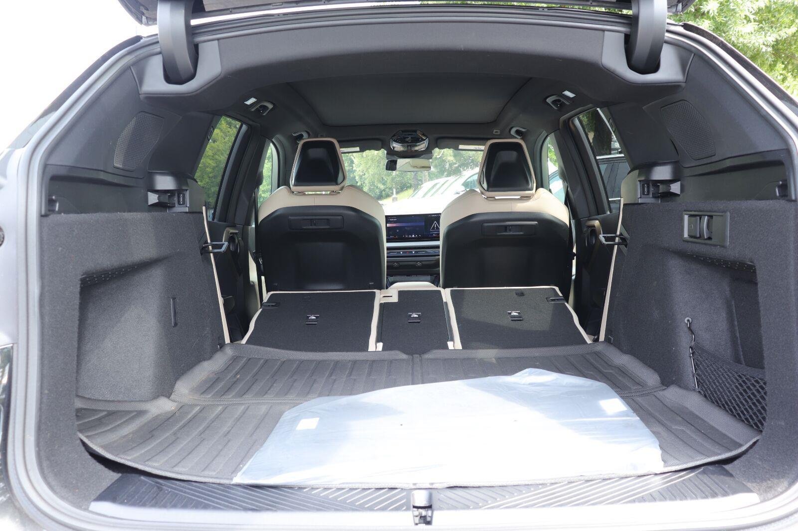 Used 2025 Black Sapphire Metallic BMW 30 xDrive image 16