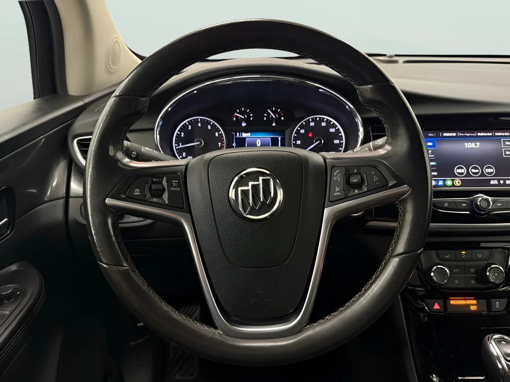 Used 2022 Summit White Buick Preferred image 17
