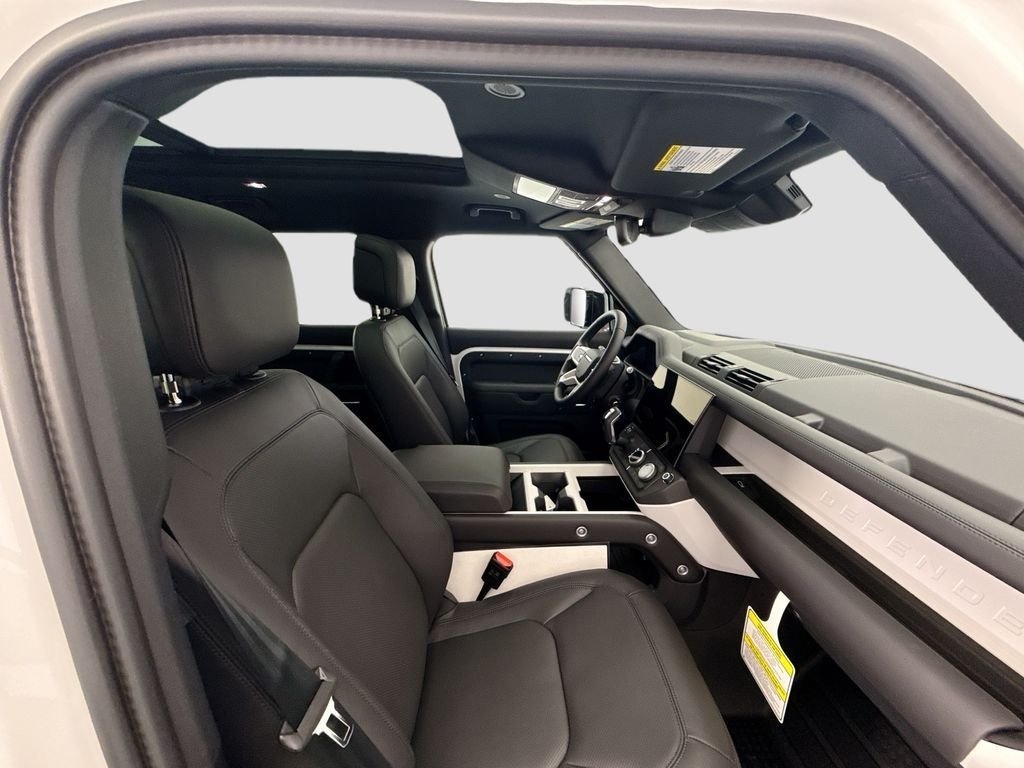 New 2026 Fuji White LAND ROVER X-Dynamic SE image 19