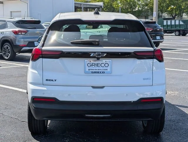New 2027 Summit White Chevrolet LT image 4