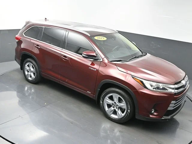 Used 2019 Red Toyota Limited image 60
