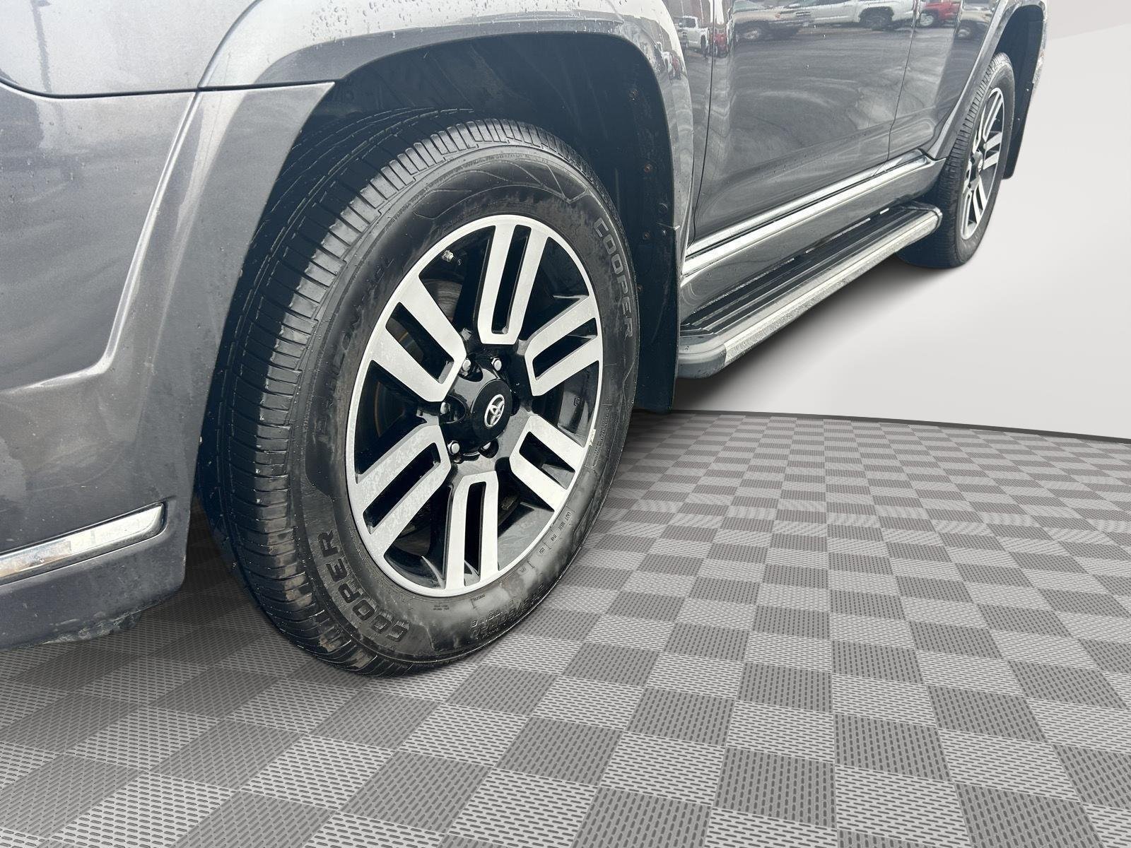 2021 Toyota 4Runner Limited - Photo 9