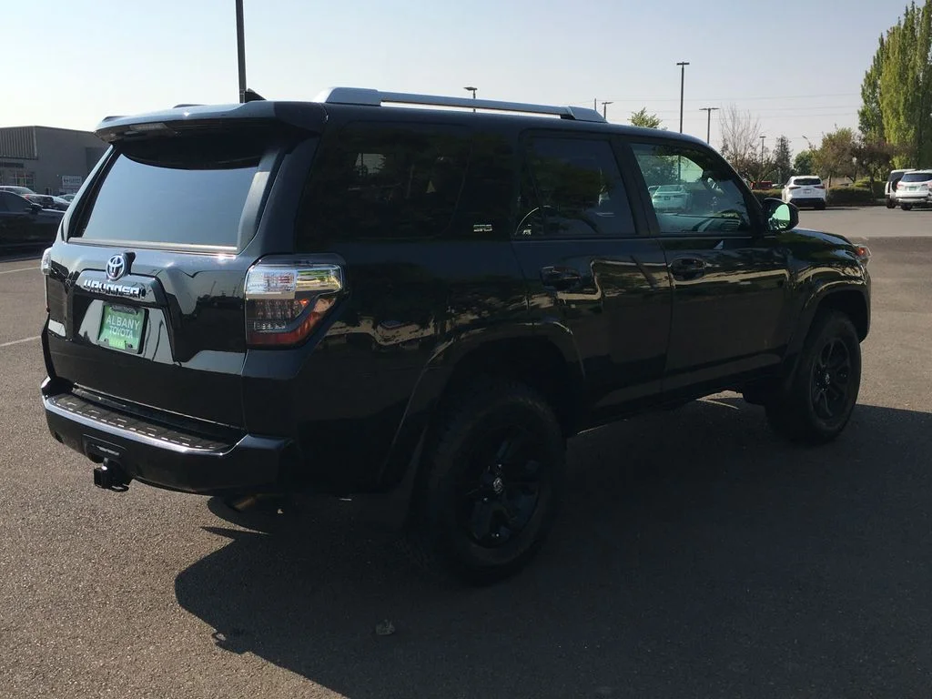 Used 2018 Black Toyota SR5 image 7