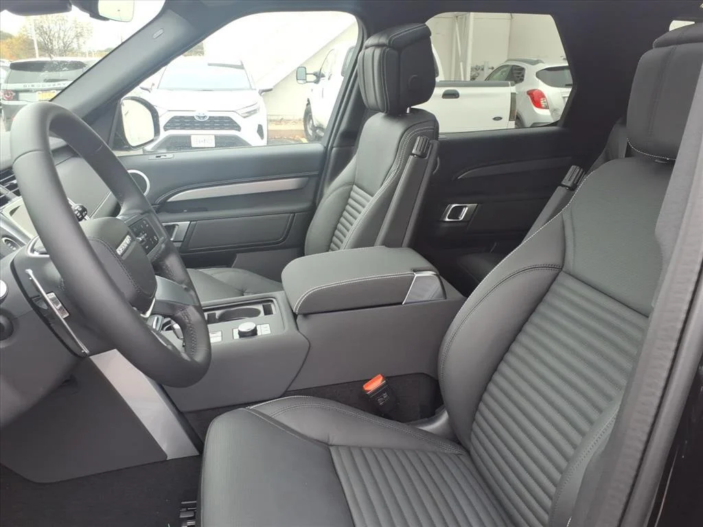 2026 Land Rover Discovery Gemini Edition - Photo 9